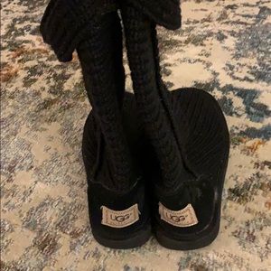 Black knit ugg